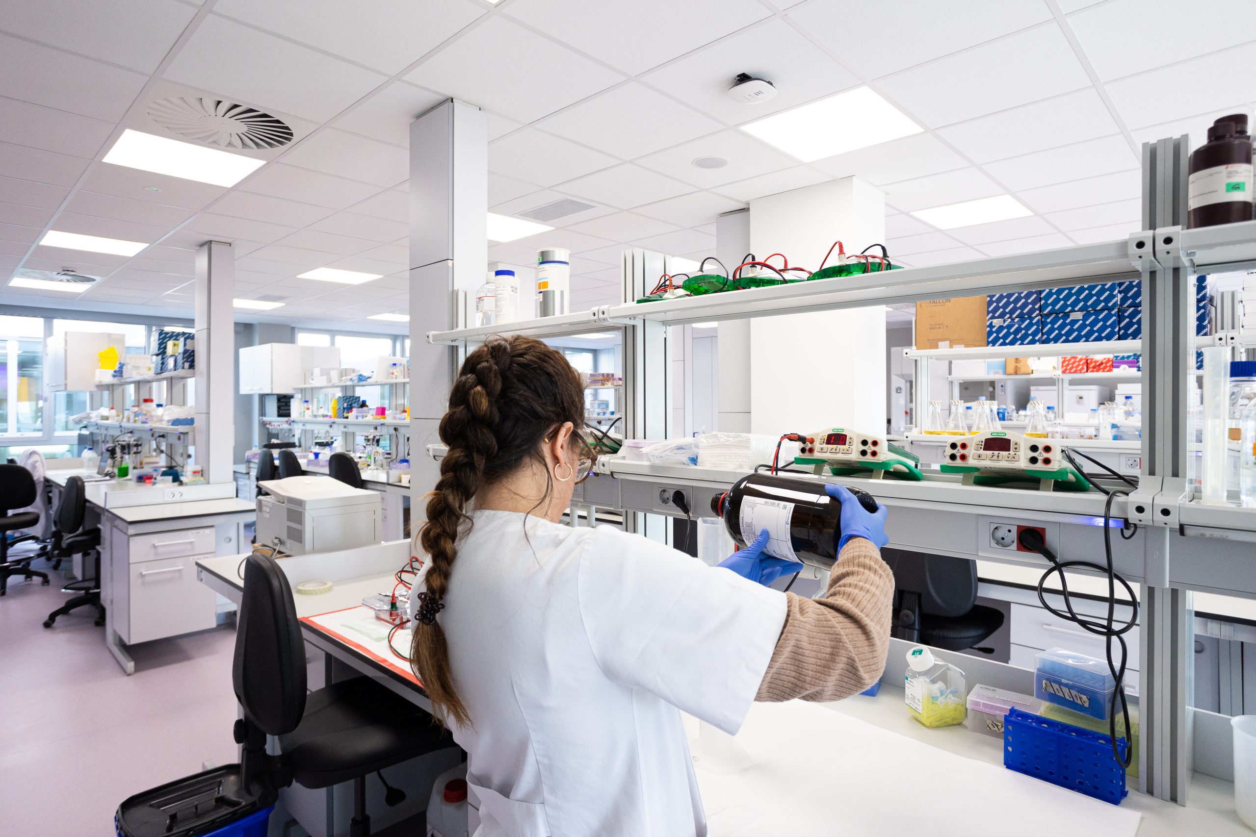 woman-in-lab woman-in-lab